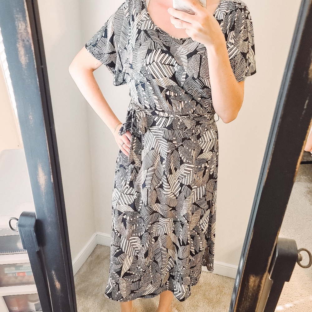 Ann Taylor Print Flowy Stretch Midi Dress